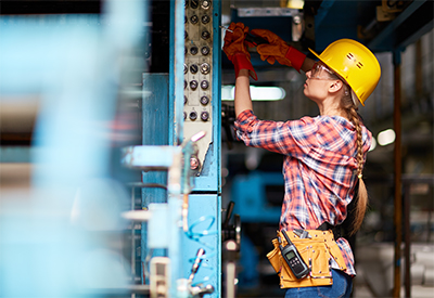 CAF-FCA to Develop National Strategy for Women in Trades by 2020