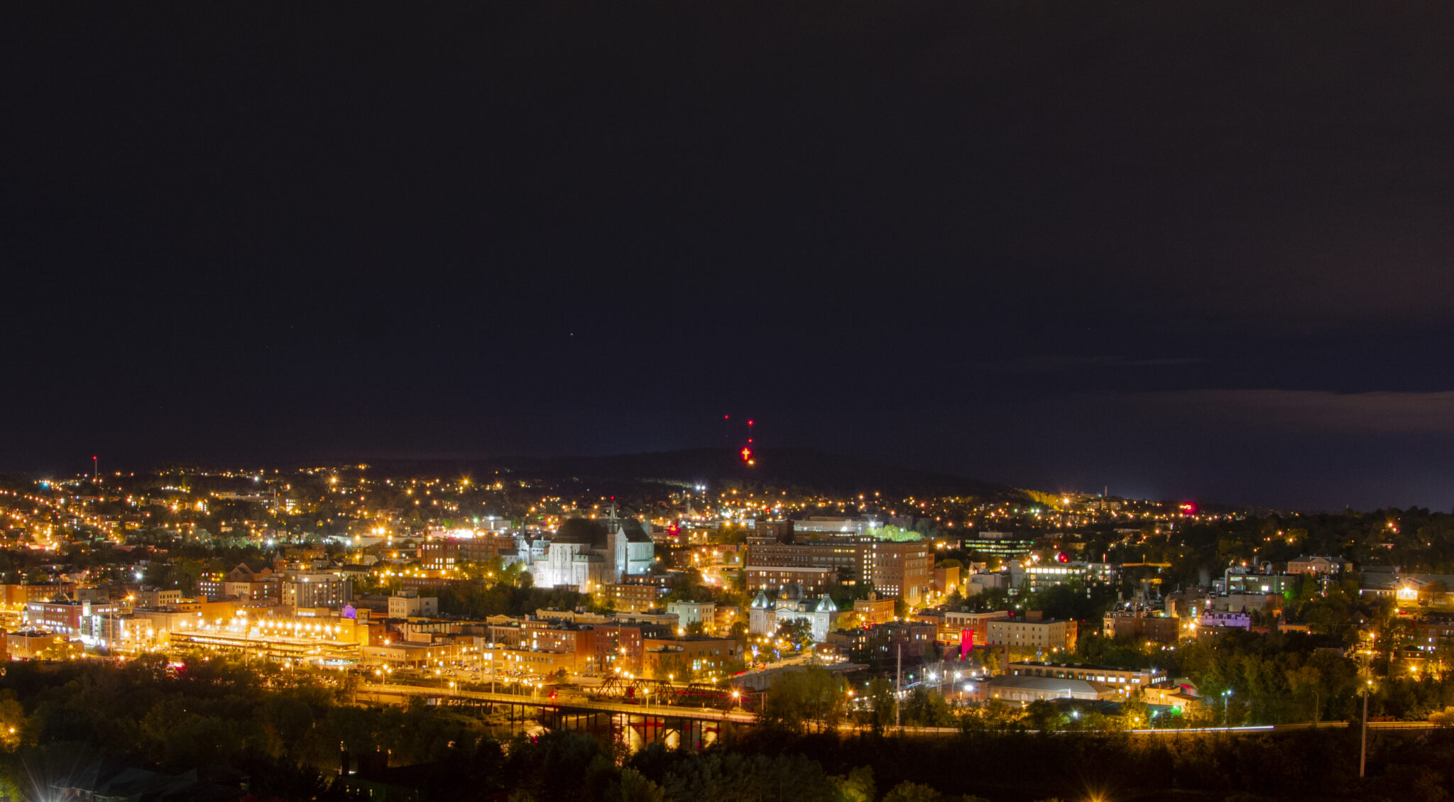 Parc Mont Bellevue at night 2 credit JRoby 2048x1130