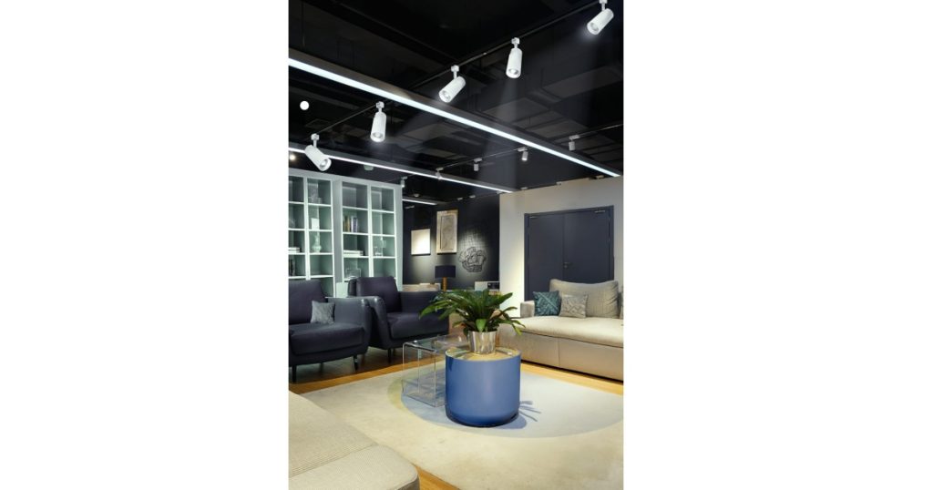 Aug 13, 2025 - SATCONUVO J-Style Track Beam Adjustable LED Track Heads