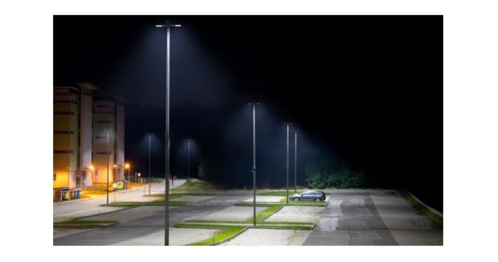Provides a Simple Guide About Spotlights vs Floodlights to Help You Understand the Differences