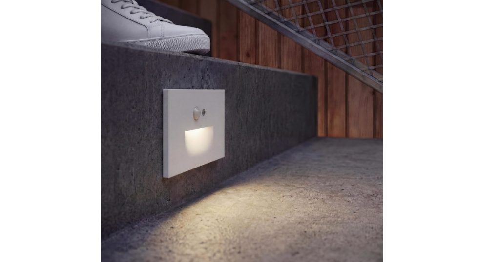 July 10, 2026 - Dals Trace 3″ Step Light - LSTP05M-CC 1