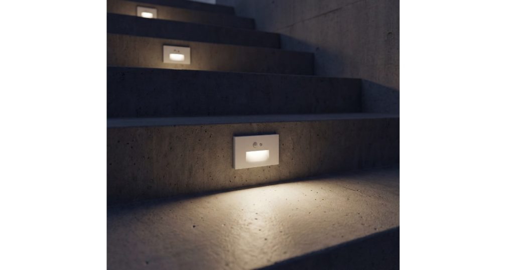 July 10, 2026 - Dals Trace 3″ Step Light - LSTP05M-CC 1